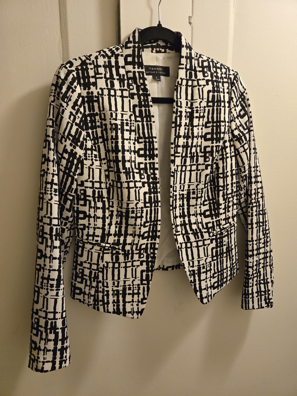 Tahari ASL Black & White Geometric Open-Front Blazer